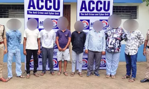 साइबर ठगों को बैंक खाते और सिम उपलब्ध कराने वाला गिरोह पकड़ा, 8 आरोपी गिरफ्तार साइबर ठगों को बैंक खाते और सिम उपलब्ध कराने वाला गिरोह पकड़ा, 8 आरोपी गिरफ्तार