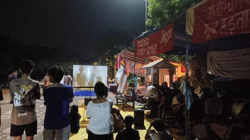 भूख हड़ताल स्थल पर दिखाई गई फिलिस्तीन 36 भूख हड़ताल स्थल पर दिखाई गई फिलिस्तीन 36