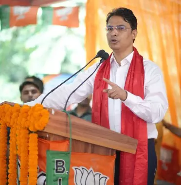 भूस्खलन से मिलेगी राहत! सिक्किम के लिए नए सड़क मार्ग तैयार भूस्खलन से मिलेगी राहत! सिक्किम के लिए नए सड़क मार्ग तैयार