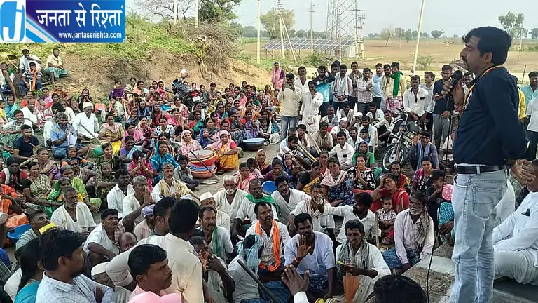 रोजगार के लिए पलायन कर रहे किसान रोजगार के लिए पलायन कर रहे किसान
