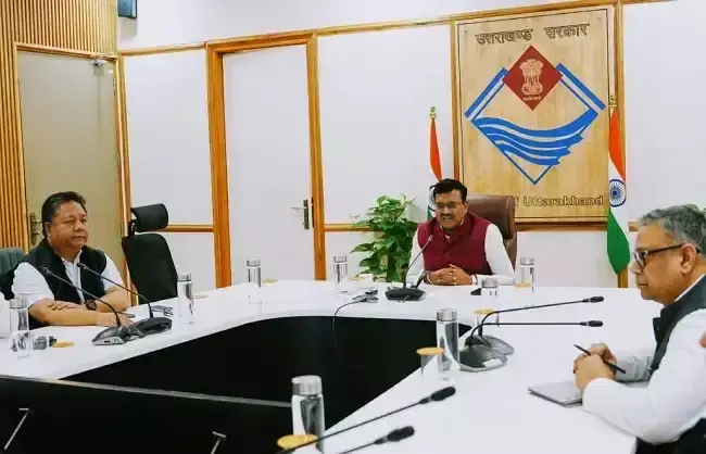 लंबित प्रकरणों को प्राथमिकता से निपटाएं : मुख्य सचिव लंबित प्रकरणों को प्राथमिकता से निपटाएं : मुख्य सचिव