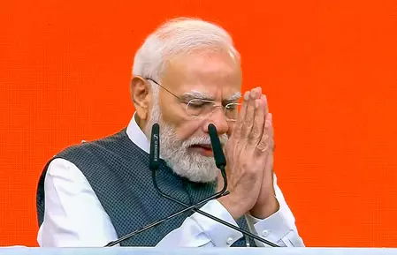 25 सालों से जनसेवा में समर्पित प्रधानमंत्री मोदी, इन योजनाओं का गुजरात से दिल्ली तक किया विस्तार 25 सालों से जनसेवा में समर्पित प्रधानमंत्री मोदी, इन योजनाओं का गुजरात से दिल्ली तक किया विस्तार