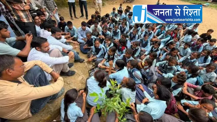 बुनियादी सुविधाओं से जूझ रहे स्कूल, छात्रों की बढ़ी परेशानी बुनियादी सुविधाओं से जूझ रहे स्कूल, छात्रों की बढ़ी परेशानी