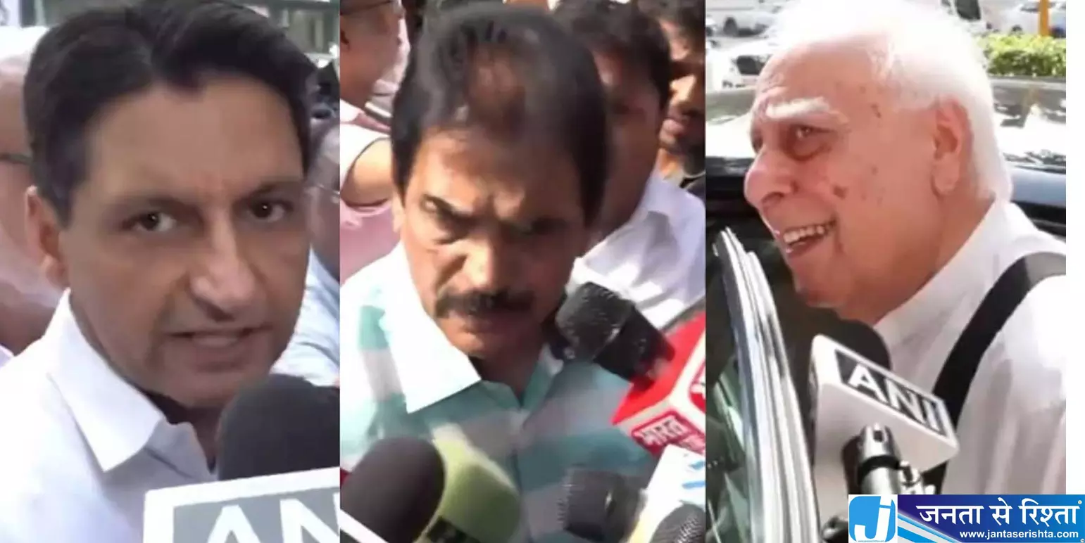 राहुल प्रियंका पर केस कांग्रेस ने दिल्ली पुलिस को घेरा राहुल प्रियंका पर केस कांग्रेस ने दिल्ली पुलिस को घेरा
