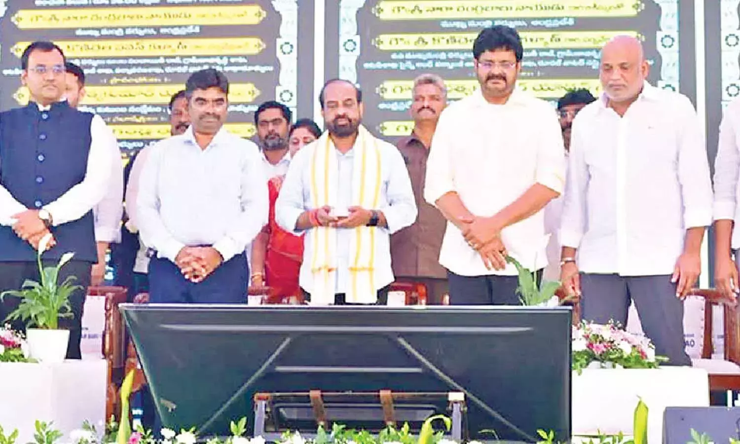 Andhra: सत्य कुमार कहते हैं, गुणवत्तापूर्ण स्वास्थ्य सेवा हर गांव तक पहुंचेगी Andhra: सत्य कुमार कहते हैं, गुणवत्तापूर्ण स्वास्थ्य सेवा हर गांव तक पहुंचेगी