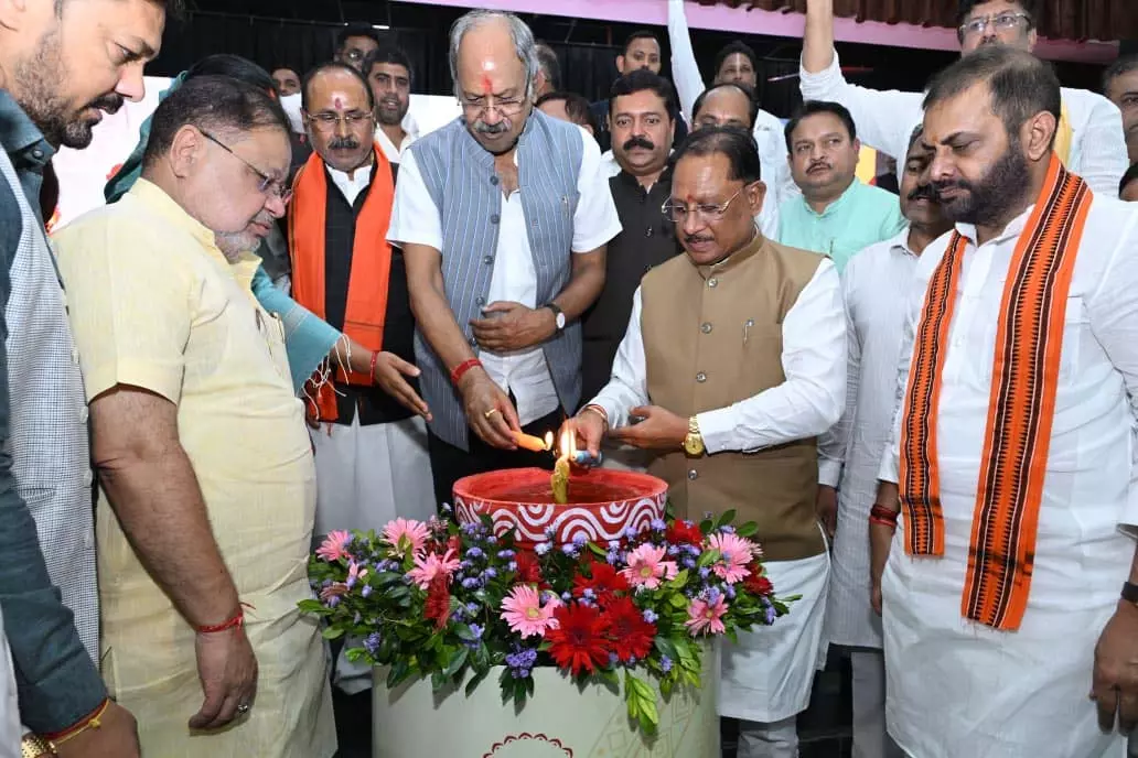 प्रदेश के 38 स्थानों पर बनेंगे ‘सेवा ज्योति संकल्प चौक’: विष्णु देव साय प्रदेश के 38 स्थानों पर बनेंगे ‘सेवा ज्योति संकल्प चौक’: विष्णु देव साय