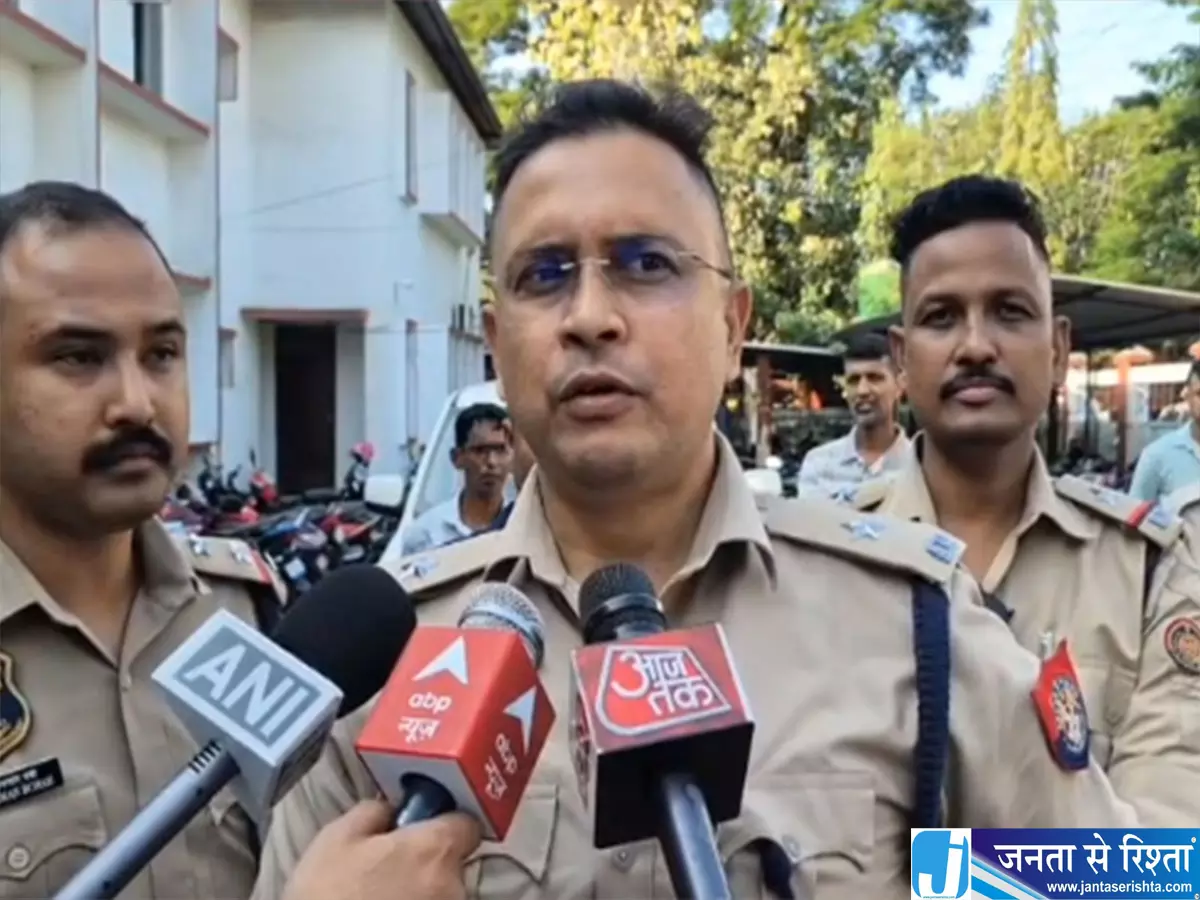 हनी ट्रैप गैंग का भंडाफोड़ दो महिलाओं समेत पांच गिरफ्तार हनी ट्रैप गैंग का भंडाफोड़ दो महिलाओं समेत पांच गिरफ्तार