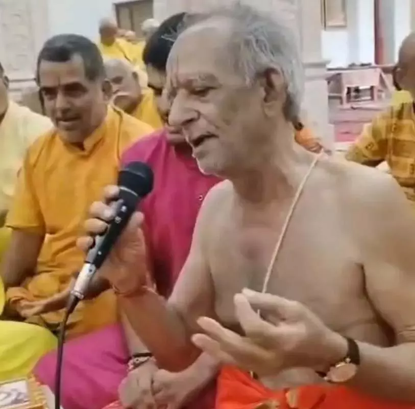 गायत्री मंत्र का जाप करते-करते थम गईं सांसें, महायज्ञ में नारायण दास व्यास का निधन गायत्री मंत्र का जाप करते-करते थम गईं सांसें, महायज्ञ में नारायण दास व्यास का निधन
