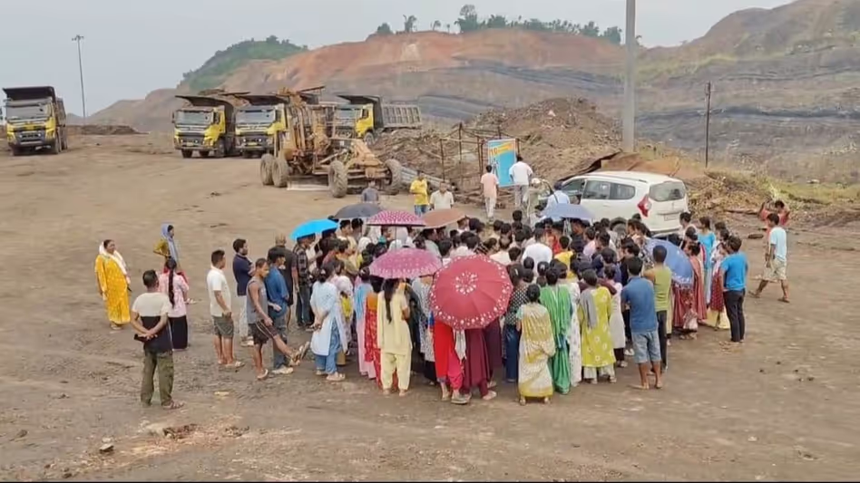 लेडो की झरना बस्ती: दरारों की घटना पर जांच की उठी मांग लेडो की झरना बस्ती: दरारों की घटना पर जांच की उठी मांग