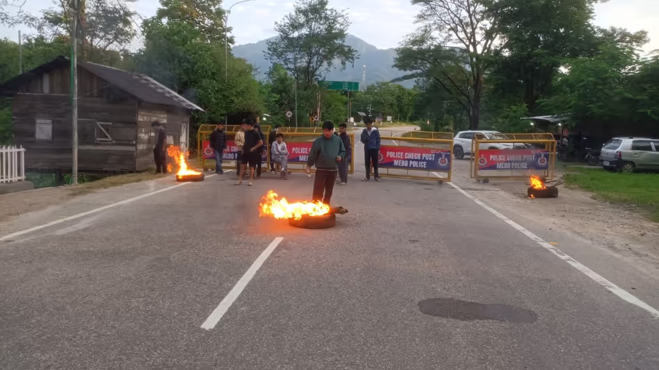 शिक्षकों के तबादले को लेकर ईस्ट सियांग बंद शांतिपूर्ण रहा शिक्षकों के तबादले को लेकर ईस्ट सियांग बंद शांतिपूर्ण रहा