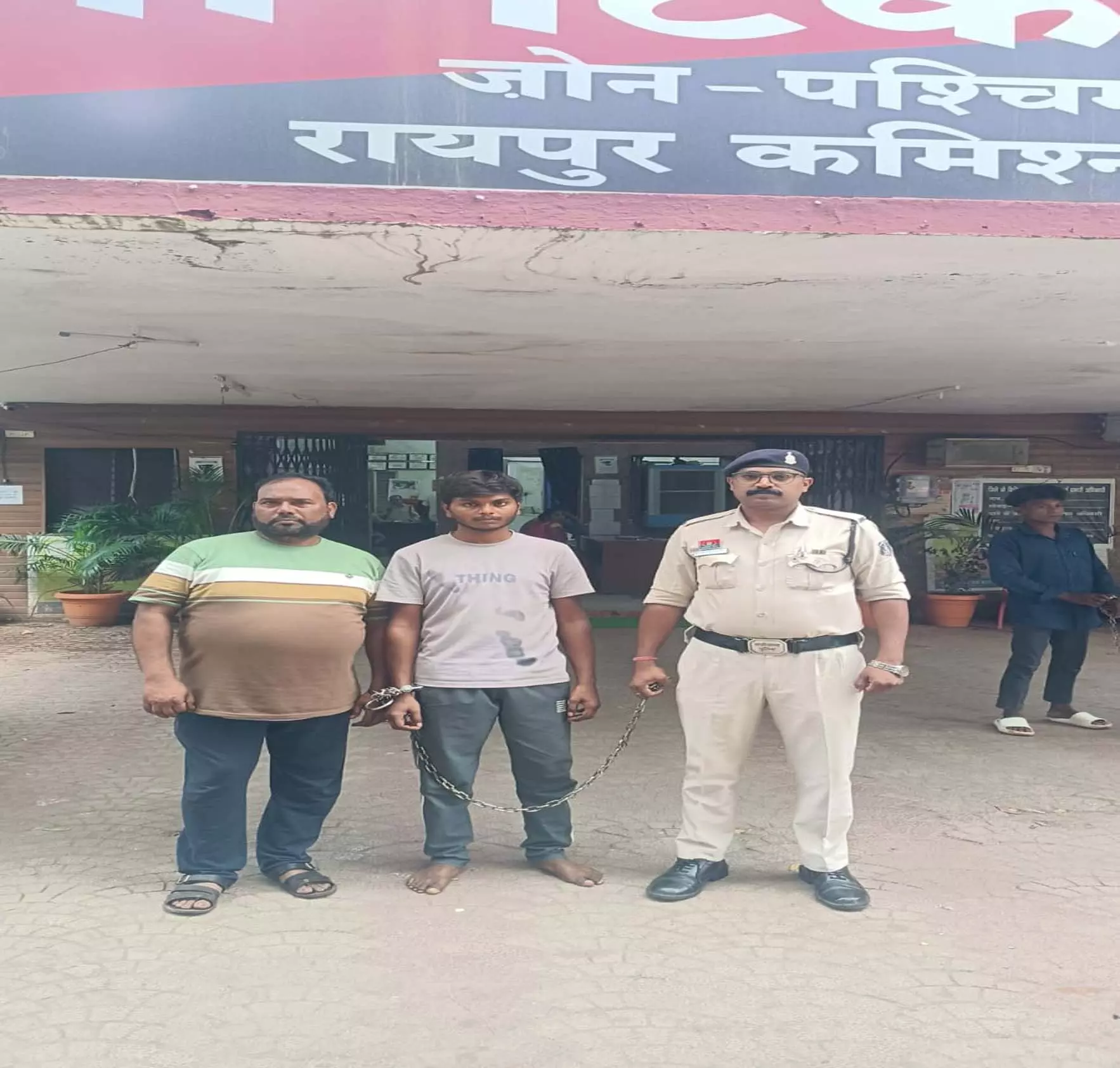 निर्माणाधीन मकान से बिजली वायर चोरी, दो नाबालिग पकड़े गए निर्माणाधीन मकान से बिजली वायर चोरी, दो नाबालिग पकड़े गए