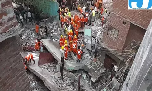 सीमापुरी में मौत का मंजर, तेज धमाके के साथ गिरी इमारत, लोगों ने सुनाई आपबीती