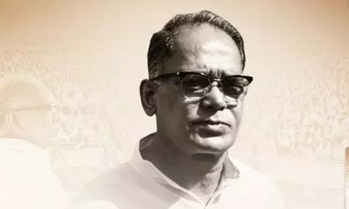 भारत रत्न जयप्रकाश नारायण की पुण्यतिथि पर दिग्गज नेताओं ने दी श्रद्धांजलि, बताया लोकतंत्र का प्रहरी भारत रत्न जयप्रकाश नारायण की पुण्यतिथि पर दिग्गज नेताओं ने दी श्रद्धांजलि, बताया लोकतंत्र का प्रहरी
