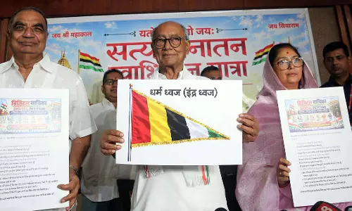 80 की उम्र में 950 KM पैदल चलेंगे दिग्विजय सिंह 80 की उम्र में 950 KM पैदल चलेंगे दिग्विजय सिंह