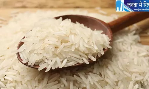 महंगाई की मार, सूखे से चावल की कीमतों में भारी उछाल, 30 रुपये किलो तक बढ़े दाम महंगाई की मार, सूखे से चावल की कीमतों में भारी उछाल, 30 रुपये किलो तक बढ़े दाम