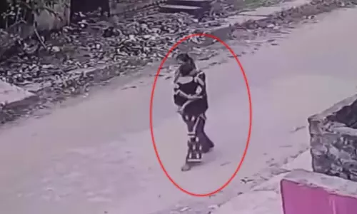 कुरकुरे दिलाने के बाद कहां गई मासूम? महिला के जवाबों से उलझा मामला
