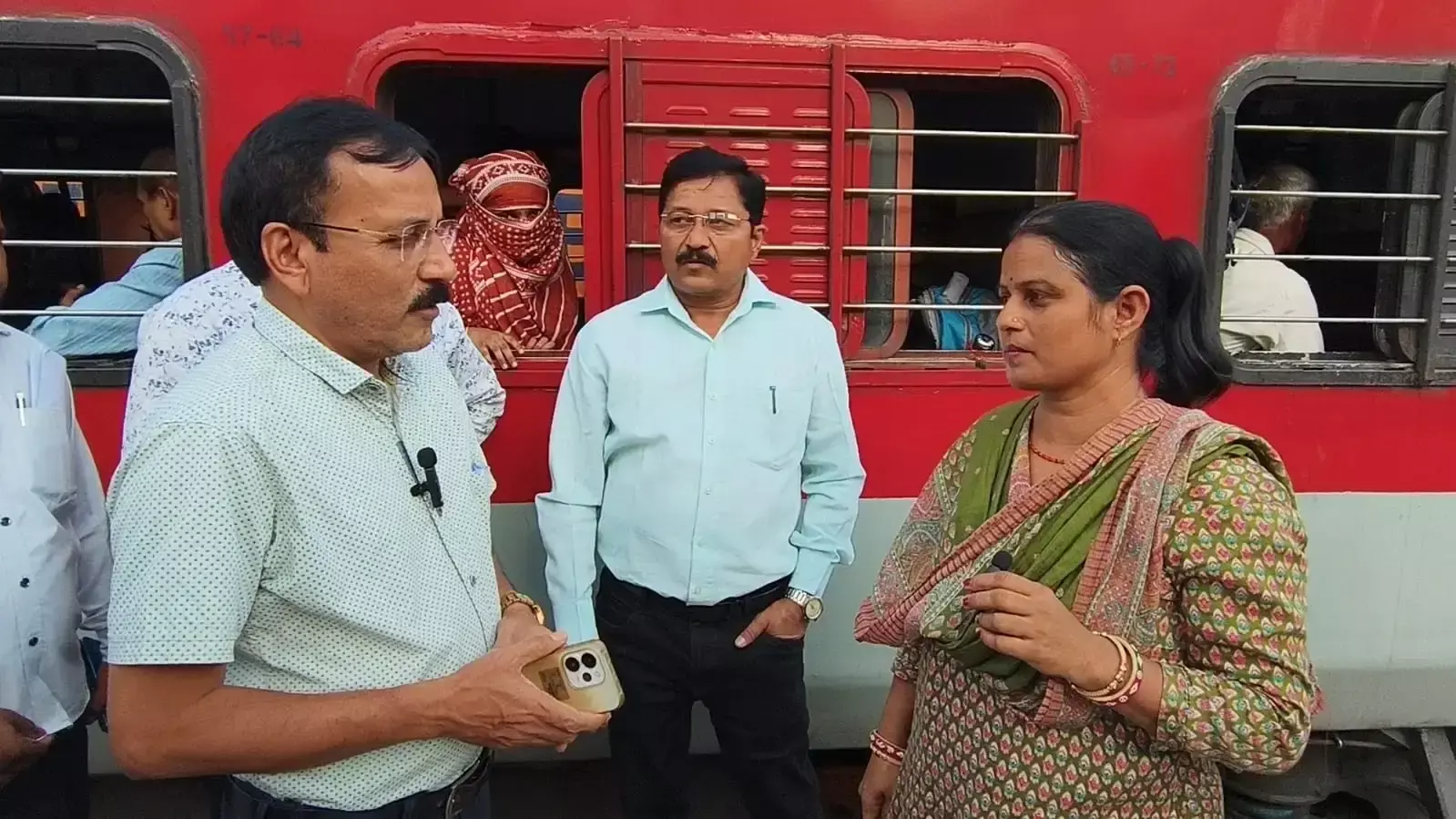 कोटा मंडल में रेल जन संवाद, यात्रियों से लिया फीडबैक