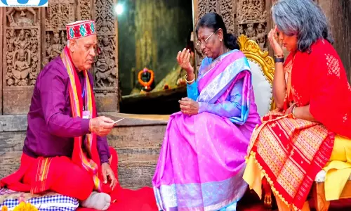 हिडिंबा माता के दरबार पहुंचीं राष्ट्रपति मुर्मु, देश की सुख-समृद्धि के लिए की प्रार्थना हिडिंबा माता के दरबार पहुंचीं राष्ट्रपति मुर्मु, देश की सुख-समृद्धि के लिए की प्रार्थना