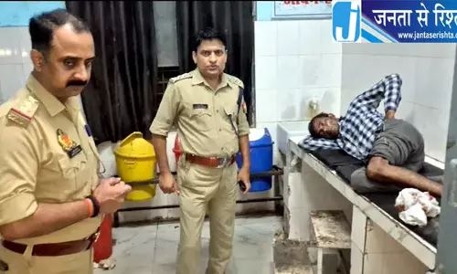 शराब के ठेके पर दिनदहाड़े गोली मारकर हत्या, बाइक पर आए तीन हमलावर शराब के ठेके पर दिनदहाड़े गोली मारकर हत्या, बाइक पर आए तीन हमलावर