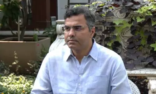 थप्पड़ मामले में दिल्ली हाईकोर्ट ने दिल्ली सरकार और मंत्री प्रवेश वर्मा को जारी किया नोटिस थप्पड़ मामले में दिल्ली हाईकोर्ट ने दिल्ली सरकार और मंत्री प्रवेश वर्मा को जारी किया नोटिस