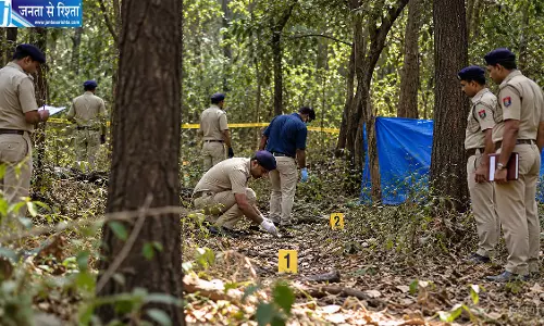 नाबालिग प्रेमिका की सिर काटकर हत्या, प्रेमी की भी मौत नाबालिग प्रेमिका की सिर काटकर हत्या, प्रेमी की भी मौत