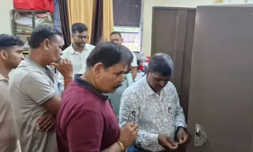 ACB की बड़ी कार्रवाई: 10 हजार रुपये रिश्वत लेते सदर अनुमंडल कार्यालय का लिपिक गिरफ्तार ACB की बड़ी कार्रवाई: 10 हजार रुपये रिश्वत लेते सदर अनुमंडल कार्यालय का लिपिक गिरफ्तार