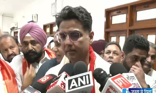 पंजाब CM के OSD पर भ्रष्टाचार के आरोप CBI की छापेमारी से सियासी हलचल पंजाब CM के OSD पर भ्रष्टाचार के आरोप CBI की छापेमारी से सियासी हलचल