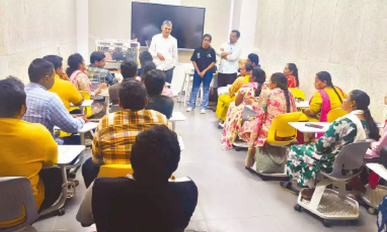 Andhra: निःशुल्क तीन दिवसीय कॉफ़ी बरिस्ता प्रशिक्षण आयोजित Andhra: निःशुल्क तीन दिवसीय कॉफ़ी बरिस्ता प्रशिक्षण आयोजित