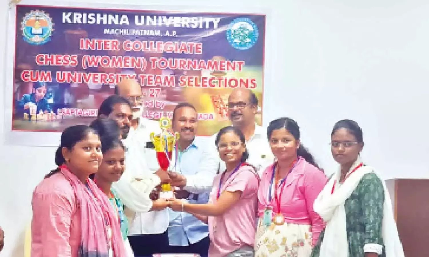 Andhra: केबीएन कॉलेज ने केआरयू महिला शतरंज चैंपियनशिप जीती