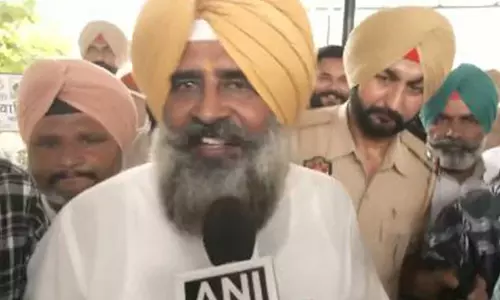 जाब CM भगवंत मान के कैंप ऑफिस पर CBI की छापेमारी से सियासी घमासान जाब CM भगवंत मान के कैंप ऑफिस पर CBI की छापेमारी से सियासी घमासान
