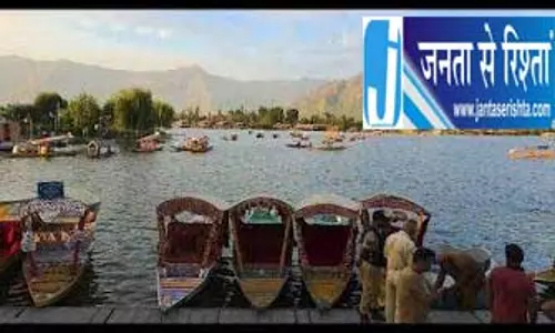 डल झील में बड़ा हादसा टला, रेस्क्यू टीम ने 15 से अधिक पर्यटकों को बचाया