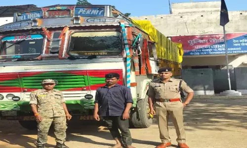 महाराष्ट्र ले जाए जा रहे 27 मवेशियों से भरा ट्रक जब्त, मुख्य आरोपी गिरफ्तार महाराष्ट्र ले जाए जा रहे 27 मवेशियों से भरा ट्रक जब्त, मुख्य आरोपी गिरफ्तार