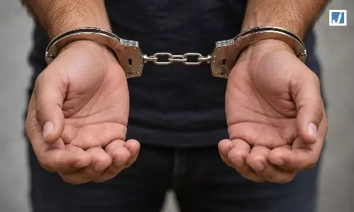 फायरिंग केस में क्राइम ब्रांच का बड़ा एक्शन, 9वां आरोपी गिरफ्तार फायरिंग केस में क्राइम ब्रांच का बड़ा एक्शन, 9वां आरोपी गिरफ्तार