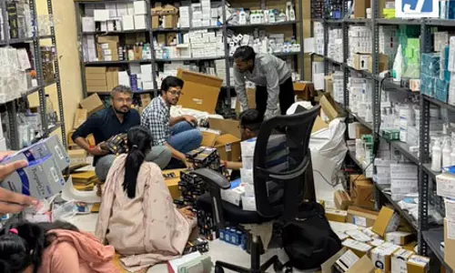 ऑनलाइन से ऑफलाइन: अवैध ड्रग्स के कारोबार पर सख्ती, चार कंपनियों पर कार्रवाई