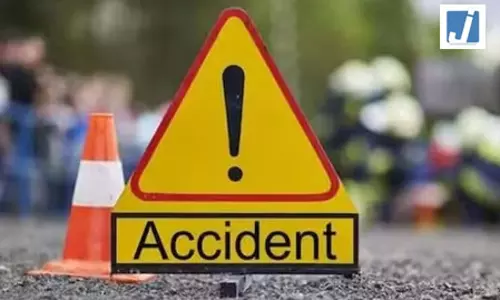 नेशनल हाईवे पर भीषण सड़क हादसा, दो की मौत, 7 घायल नेशनल हाईवे पर भीषण सड़क हादसा, दो की मौत, 7 घायल