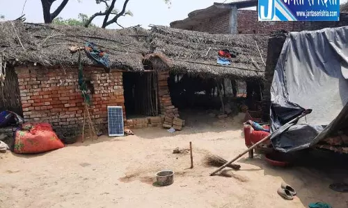 एटा में रहस्यमयी बीमारी से 16 लोगों की मौत, गांवों में दहशत एटा में रहस्यमयी बीमारी से 16 लोगों की मौत, गांवों में दहशत