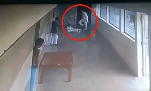 9वीं के छात्र से मारपीट का आरोप, प्राचार्य के खिलाफ FIR दर्ज