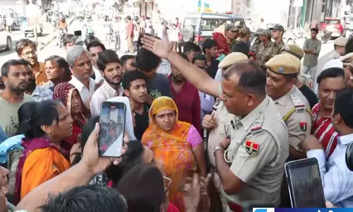 जयपुर में JDA की बुलडोजर कार्रवाई का भारी विरोध