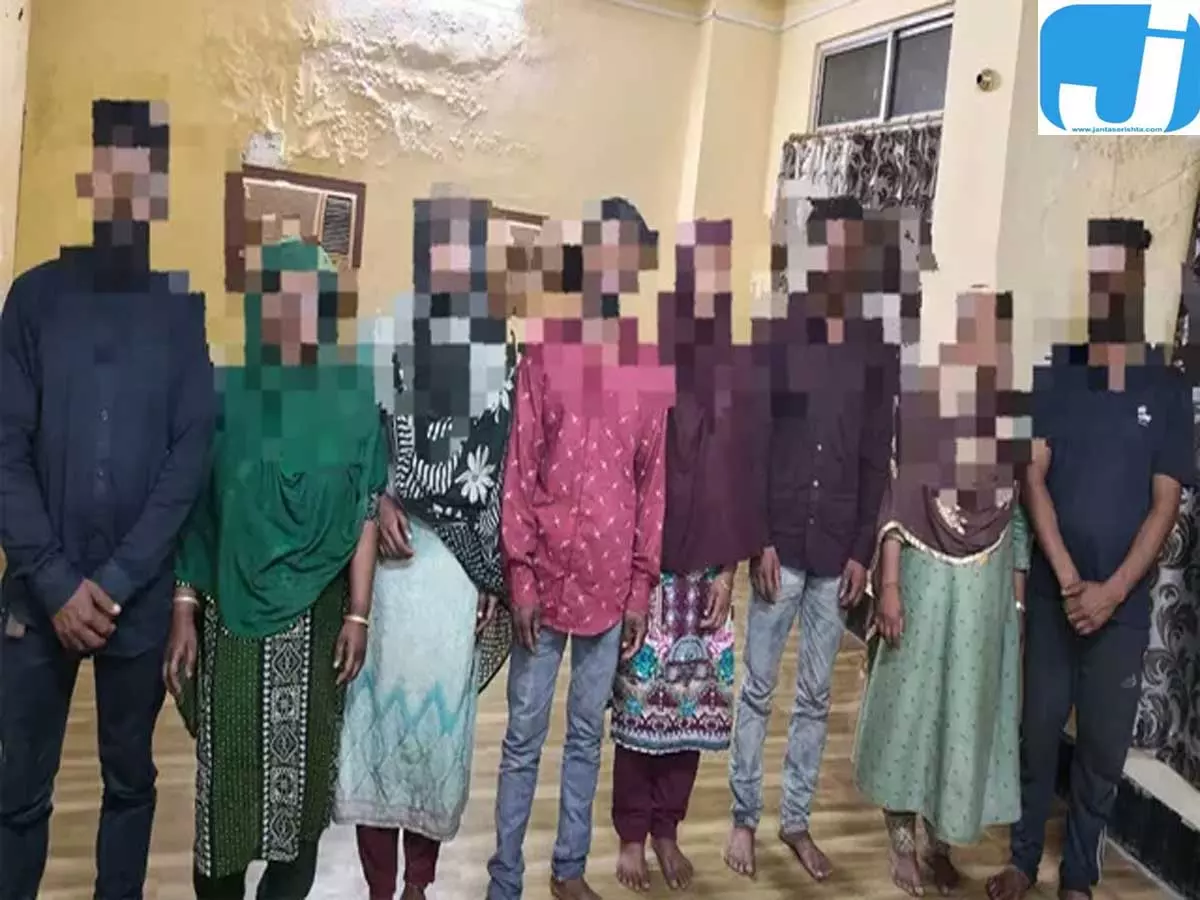 गुवाहाटी में 18 बांग्लादेशी पकड़े गए, होटल में पुलिस की रेड गुवाहाटी में 18 बांग्लादेशी पकड़े गए, होटल में पुलिस की रेड