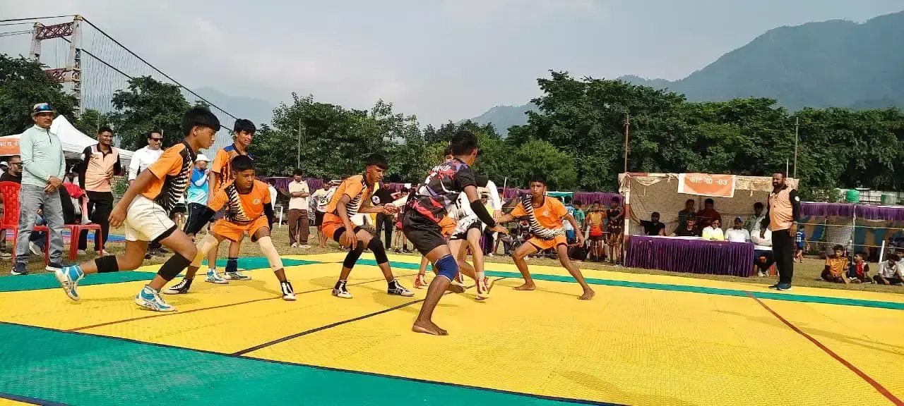 कबड्डी प्रतियोगिता में चमोली और टिहरी ने मारी बाजी कबड्डी प्रतियोगिता में चमोली और टिहरी ने मारी बाजी