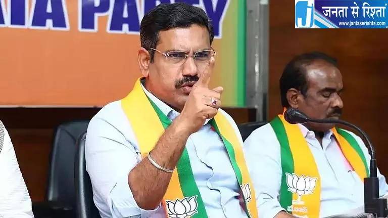 कर्नाटक में स्टिंग ऑपरेशन को लेकर सियासी घमासान, CM शिवकुमार पर भड़की BJP कर्नाटक में स्टिंग ऑपरेशन को लेकर सियासी घमासान, CM शिवकुमार पर भड़की BJP