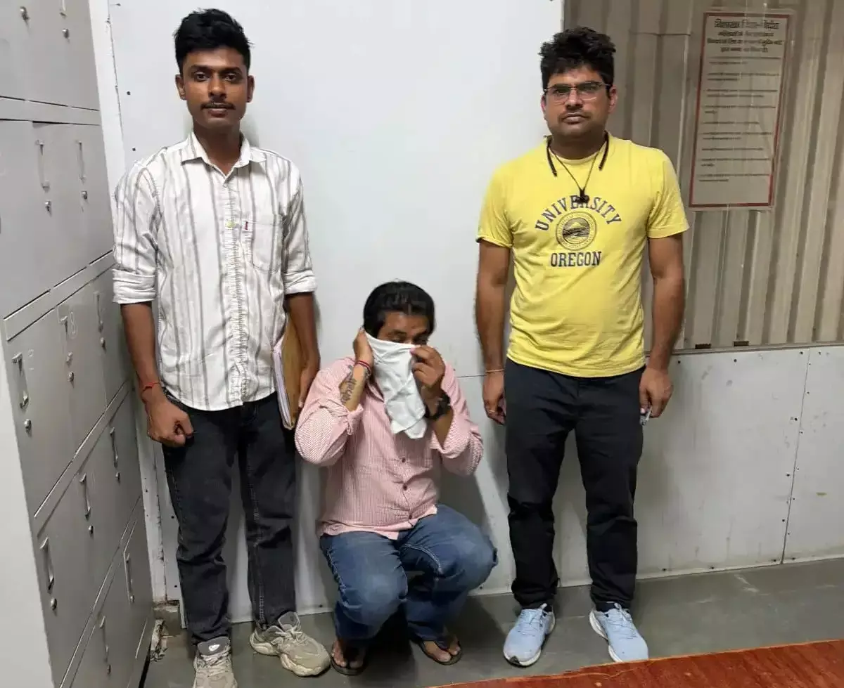 ऑनलाइन ट्रेडिंग का झांसा देकर ठगी, आरोपी गिरफ्तार ऑनलाइन ट्रेडिंग का झांसा देकर ठगी, आरोपी गिरफ्तार