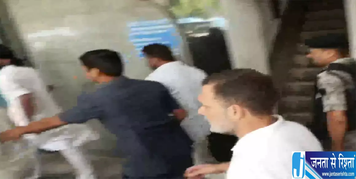 ज्ञानेश कुमार के इस्तीफे पर अड़ा विपक्ष राहुल प्रियंका की बैठक ज्ञानेश कुमार के इस्तीफे पर अड़ा विपक्ष राहुल प्रियंका की बैठक