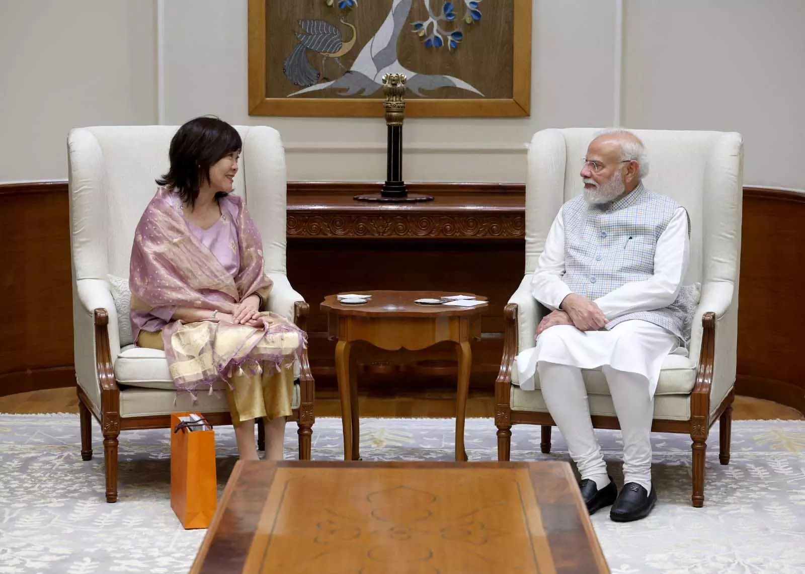 प्रधानमंत्री मोदी से मिलीं शिंजो आबे की पत्नी अकी, बोलीं- मैं आंसू रोक नहीं पाई प्रधानमंत्री मोदी से मिलीं शिंजो आबे की पत्नी अकी, बोलीं- मैं आंसू रोक नहीं पाई