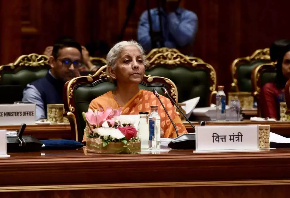GST Council Meeting: GST अधिकारियों को मिला गिरफ्तारी का अधिकार खत्म, जीएसटी में बदले कई बड़े नियम GST Council Meeting: GST अधिकारियों को मिला गिरफ्तारी का अधिकार खत्म, जीएसटी में बदले कई बड़े नियम