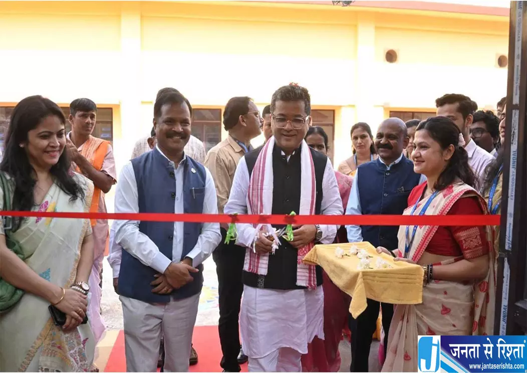 असम के रेशम उद्योग को बड़ी सौगात नई सुविधाओं का उद्घाटन असम के रेशम उद्योग को बड़ी सौगात नई सुविधाओं का उद्घाटन