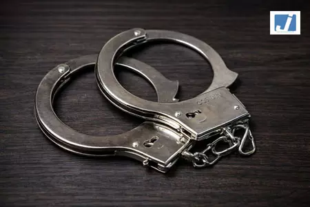 एसीबी की कार्रवाई, रिश्वत के मामले में सीनियर मेडिकल ऑफिसर और बिचौलिया गिरफ्तार एसीबी की कार्रवाई, रिश्वत के मामले में सीनियर मेडिकल ऑफिसर और बिचौलिया गिरफ्तार