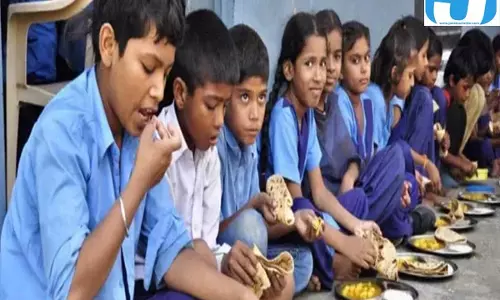 धनबाद के 1,693 स्कूलों में मध्याह्न भोजन भुगतान का नया सिस्टम लागू