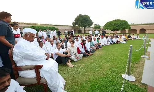 ‘वोट चोरी’ के खिलाफ INDIA गठबंधन की अगली रणनीति तैयार, राष्ट्रपति से मुलाकात के लिए मांगा समय
