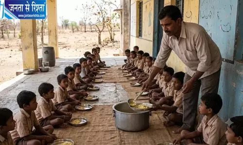 महाराष्ट्र में मिड-डे मील योजना पर संकट, चार महीने से फंड अटका
